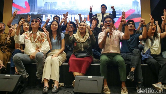 Momen Slank Rilis Lagu 'Salam M3tal' Dukung Ganjar-Mahfud