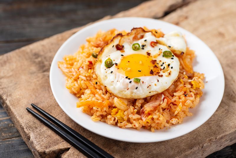 nasi goreng kimchi pakai tambahan mayones