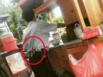 Kocak! 5 Penjual Makanan Ini Dicurigai Sebagai Intel oleh Netizen