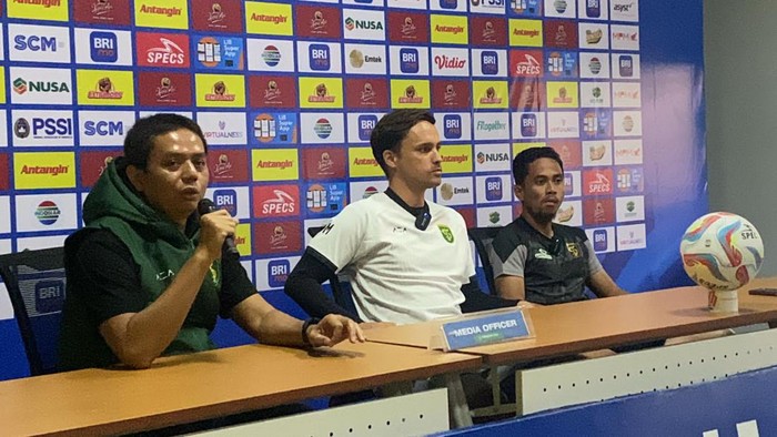Pelatih Persebaya Paul Munster
