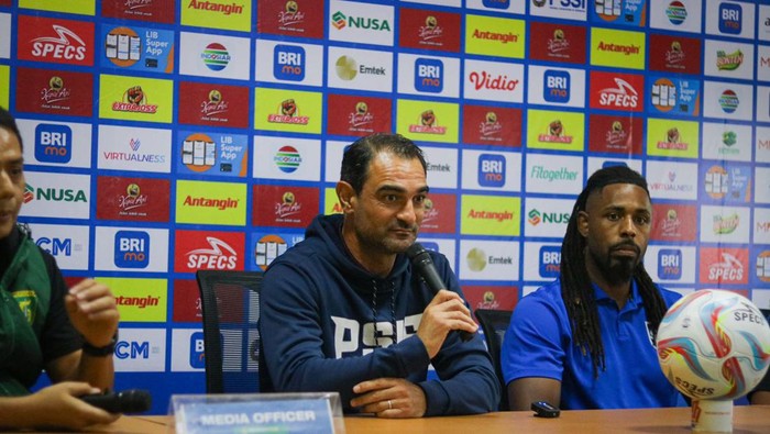 Pelatih PSIS Semarang Gilbert Agius