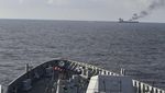 Penampakan Kapal Tanker Terbakar Usai Dihantam Rudal Houthi di Teluk Aden