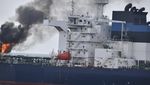 Penampakan Kapal Tanker Terbakar Usai Dihantam Rudal Houthi di Teluk Aden