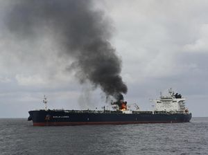 Panas! Serangan Rudal Houthi Targetkan Kapal Tanker di Laut Merah
