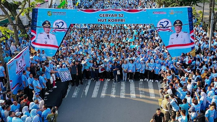 Penampakan warna biru muda di acara HUT KORPRI ke-52 di Medan (Dok. Pemkot Medan)
