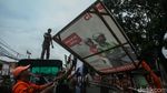 Penertiban APK Liar di Kramat Jati