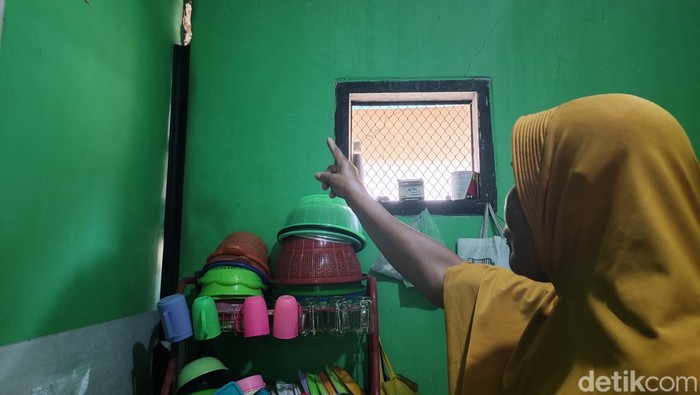 Pergerakan tanah terjadi di Kampung Jampang Cikuning, Desa Sudamanik, Kecamatan Cimarga, Lebak, Banten. Ada 29 rumah warga yang terdampak. (Fathul R/detikcom)