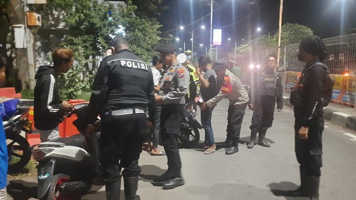 Puluhan motor knalpot brong terjaring razia petugas gabungan di kawasan Suramadu