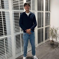 Rafael memiliki postur tubuh menjulang. Tingginya mencapai 180 cm. Foto: Instagram/@rafaelstruick