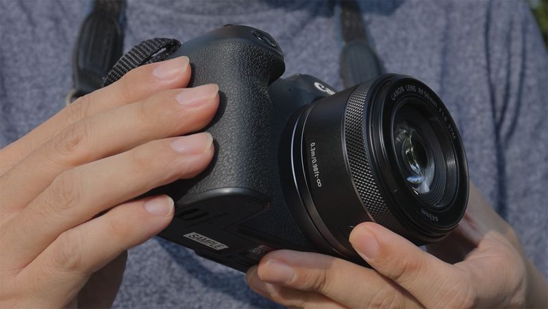 Review lensa Canon RF 50mm f/1.8 STM