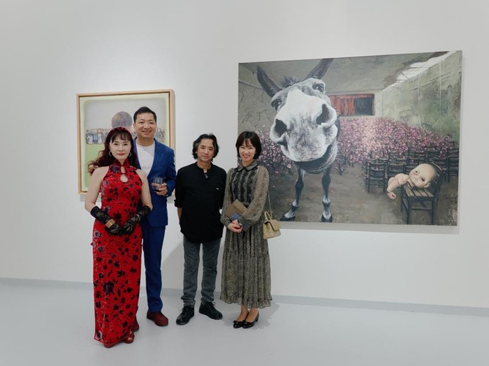 Linda Gallery membuat pameran tunggal di Singapura.