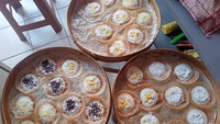 Serabi Solo Nyoto Eco berlokasi di Akarwangi Residence 6, Bogor, Jawa Barat. Selain varian cokelat, Nyoto Eco juga memiliki varian kacang, pisang, nangka, dan lainnya. Harganya mulai dari Rp 3.000-an saja. Foto: Google Review