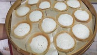 Di Jakarta Barat juga ada Serabi Solo Ny. Maryatun yang enak untuk dicoba. Tekstur lembut dan rasa gurihnya pas di lidah. Menu nangka dan gula aren patut dicoba, harganya mulai dari Rp 2.500 saja. Foto: Google Review/Dok. Serabi Solo Ny. Maryatun