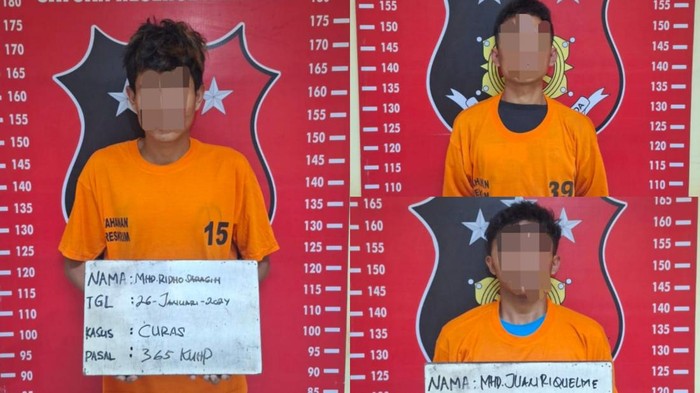 Tiga pelaku perampokan warga di Deli Serdang saat diamankan di kantor polisi. (Foto: Dok. Polresta Deli Serdang)