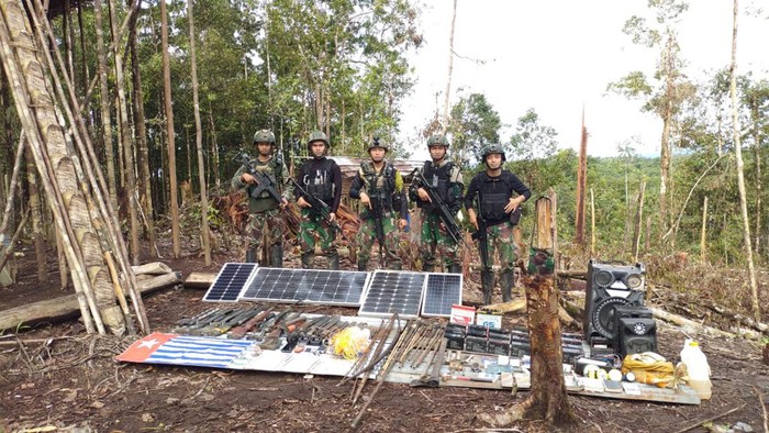 TNI geruduk markas KKB di Maybrat