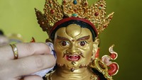 Tradisi pencucian dan pembersihan sejumlah patung dewa dewi tersebut dilakukan dalam rangka menyambut tahun baru Imlek Tahun 2575 pada Sabtu 10 Februari 2024.