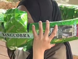 Ada-ada Saja! Viral Ibu Hamil Ini Ngidam Cium Bau Ban Motor Baru