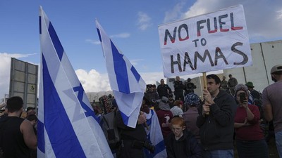 Aksi Warga Israel Blokir Truk Bantuan ke Palestina