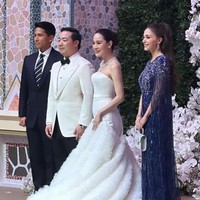 Pasutri baru Anisha Rosnah dan Pangeran Mateen kembali mencuri atensi saat terlihat menghadiri kondangan miliarder Thailand Aiyawatt Srivaddhanaprabha. Aiyawatt sendiri merupakan CEO King Power Group dan presiden Leicester City Football Club. Foto: Instagram/@splam_hair1565