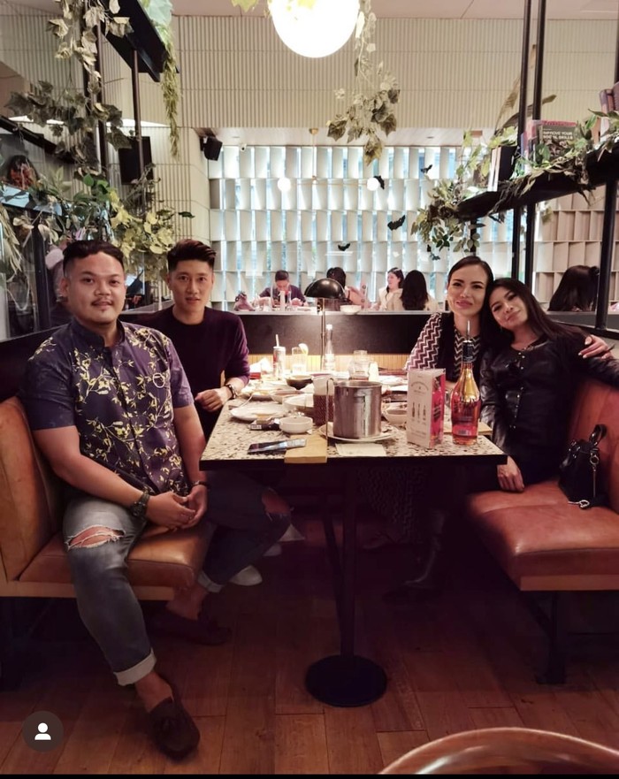 Bahagianya Massayu Anastasia Makan Bareng Sahabat hingga Jajan Es Krim