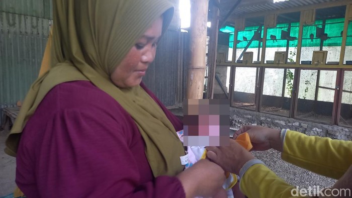Bayi di Sampang lahir dengan 24 jari