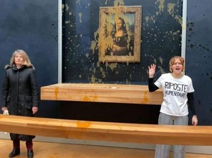 Dilempari Sup, Lukisan Mona Lisa Jadi Sasaran Aksi Demo Lingkungan
