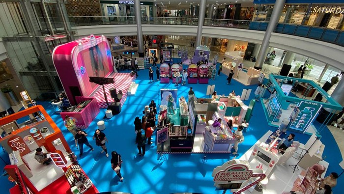 Sukses digelar pada 2022& 2023, Watsons #BeautyMyWay kembali hadir di awal tahun 2024 di Atrium Margo City dan menebar promo beragam produk kecantikan.