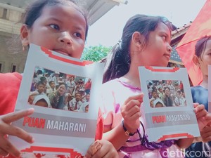 Bahagianya Bocah-Bocah SD di Klaten Dapat Buku Tulis dari Puan