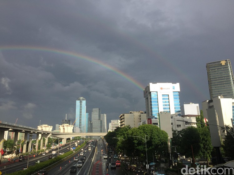 Double rainbow atau pelangi ganda