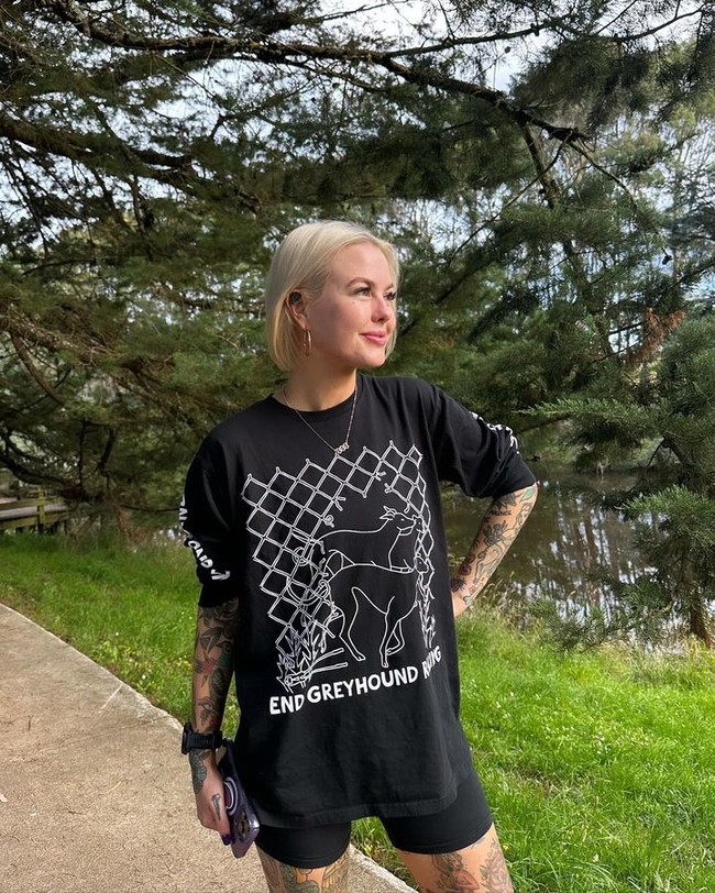 Karena penampilan yang tidak biasa, perjalanan Georgie Purcell menjadi wakil rakyat sempat mengalami tantangan. Apalagi setelah masa lalunya sebagai stripper terungkap ke publik. Foto: Instagram Georgie Purcell