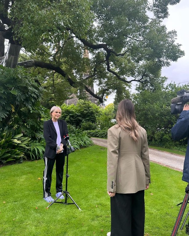 Georgie sendiri mengaku jika ia hanya berusaha mencari penghasilan. Aku bekerja jauh dari tempat kuliahku dan tumbuh dengan tidak bertemu dengan orang-orang yang tidak aku kenal, aku merasa tidak ada yang salah dengan pekerjaan itu, aku tahu banyak orang yang berpikiran sebaliknya, Foto: Instagram Georgie Purcell