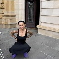 Tapi setelah menjabat sebagai kepala staf mantan anggota parlemen dari Partai Animal Justice, Andy Meddick, Georgie memutuskan untuk mencalonkan diri sebagai anggota parlemen. Ia kemudian mengungkap sendiri rahasianya sebelum musuh politik dapat menggunakannya untuk melawannya. Foto: Instagram Georgie Purcell