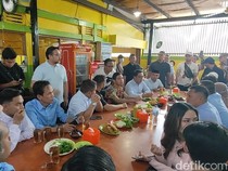 Gibran Disambut dan Makan Siang Bareng Ridwan Kamil di Bandung