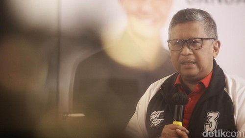 Hasto Jawab Isu-isu Terkini yang Kian Memanas