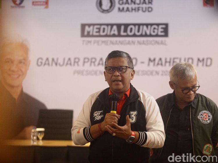 Hasto Jawab Isu-isu Terkini yang Kian Memanas