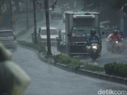 Update Peringatan Dini BMKG: Makassar Hujan Sedang-Lebat hingga Pukul 15.00 Wita