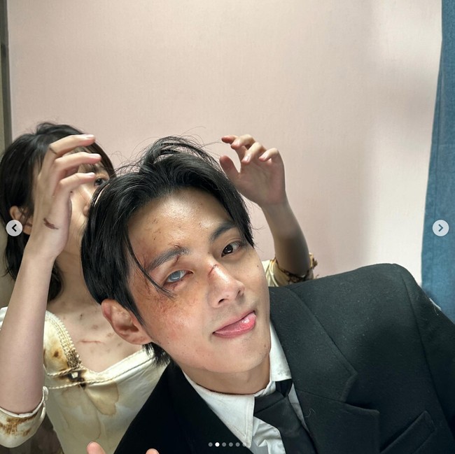 Video klip sinematik itu digarap oleh sutradara kenamaan Um Tae Hwa, yang berada di balik kesuksesan film Concrete Utopia. Bak film sungguhan, netizen Korea akhirnya memberikan nama karakter untuk  V BTS dan IU sebagai Taejun dan Jihye. Foto: dok. Instagram @dlwlrma