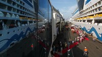Kapal pesiar berbendera Italia itu membawa sekitar 2.005 wisatawan dari berbagai negara untuk mengunjungi sejumlah tempat wisata di Surabaya.  