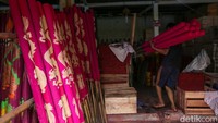 Dibandingkan dengan tahun sebelumnya, pesanan Hio di tempat ini naik cukup signifikan.  