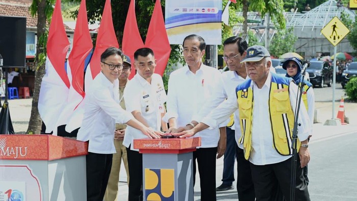 Jokowi resmikan 7 ruas jalan dan 1 jembatan di Yogyakarta.