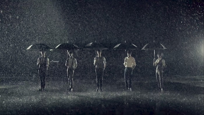 KNK KNK di MV Rain.