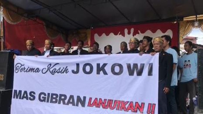 Komunitas Wayang Kulit Karet Tengsin Dukung Prabowo-Gibran
