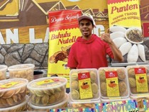 Mantan Atlet Panah Ini Jualan Punten Jawa, Sehari Ludes 40 Kg Beras