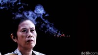 Berdasarkan Astrologi China, tahun kelahiran Naga adalah 1928, 1940, 1952, 1964, 1976, 1988, 2000, 2012, 2024, 2036. Naga merupakan makhluk mitos budaya China yang dianggap kekaisaran, beruntung, dan berkuasa.  
