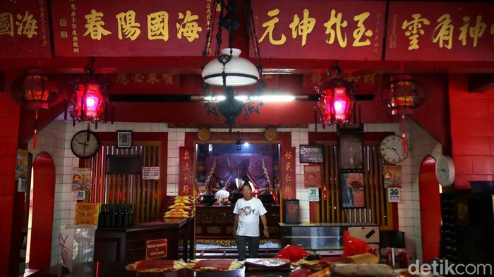 Melihat Persiapan Imlek di Vihara Bahtera Bhakti Tahun Baru Imlek 2024 akan jatuh pada 10 Februari mendatang. Sejumlah persiapan menyambut Imlek tengah dilakukan di Vihara Bahtera Bhakti, Ancol, Jakarta Utara.