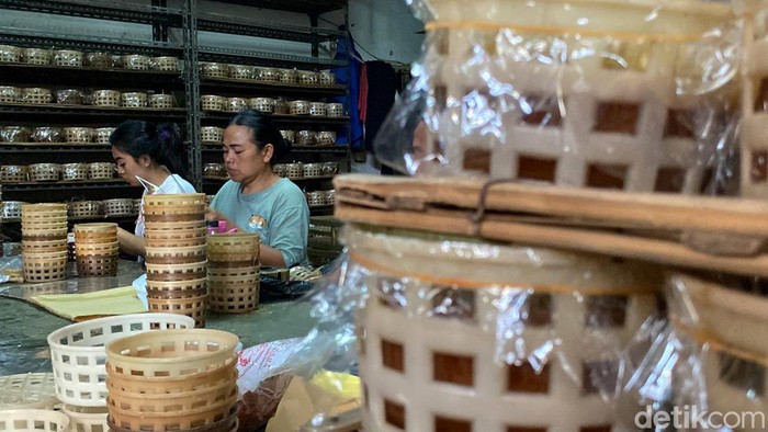 Menengok tempat produksi kue keranjang di Toko Asli Tek Kie TQ, Astanaanyar, Kota Bandung.