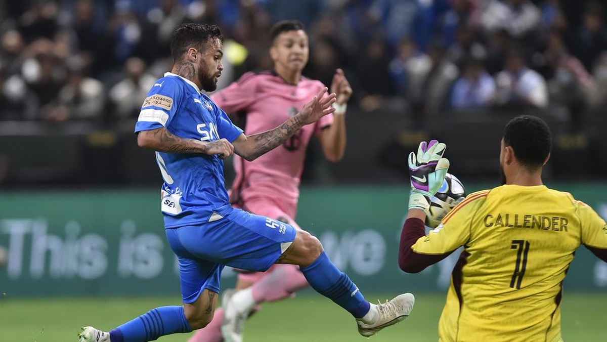 Aksi Michael saat Al Hilal vs Inter Miami. Foto: AP/