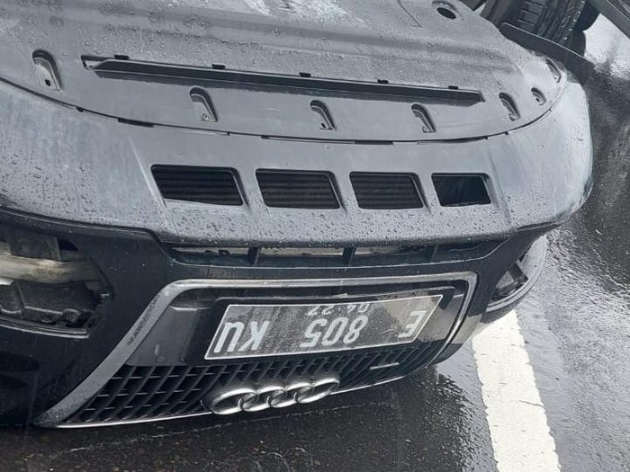 Mobil Audi Terbalik di Flyover Antasari arah Blok M