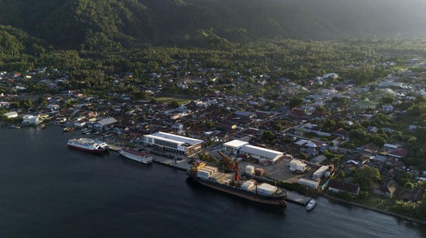 Penunjang Ekonomi di Pulau Bacan Itu Bernama Pelabuhan Babang