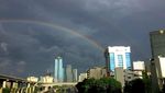Pelangi Double Layer Bikin Langit Jakarta Makin Gloomy Pagi Ini